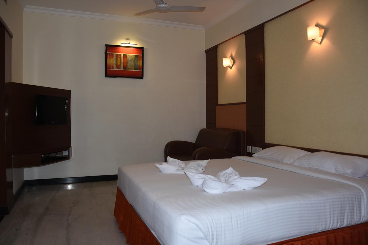 Hotel Ulo Chennai Deluxe Exterior foto